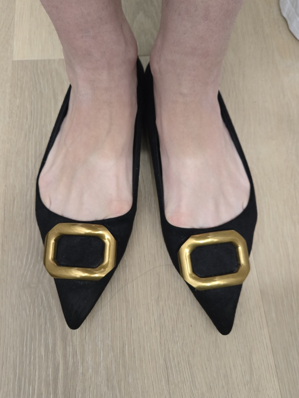 Zara Black Pointed Toe Flats Gold Buckle Chic Designer Style Size 7.5